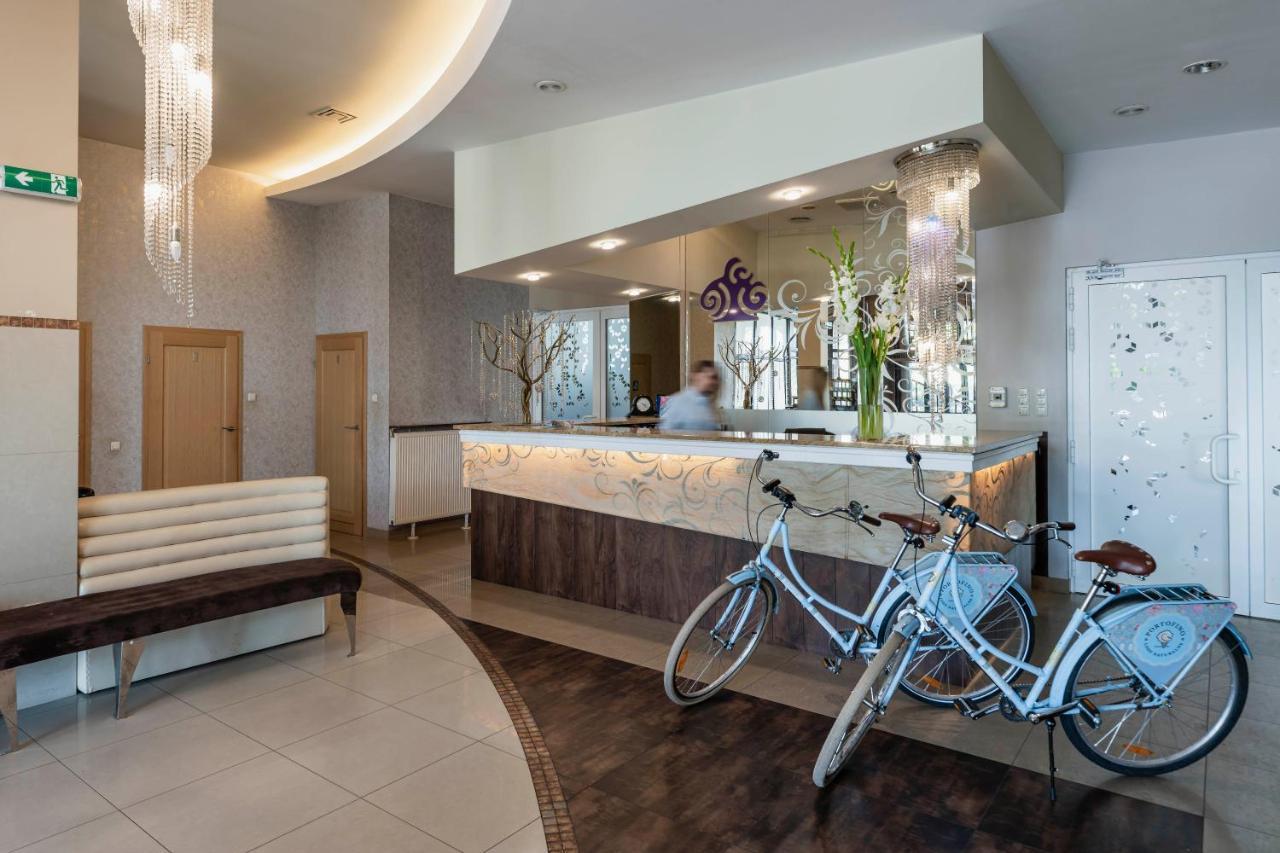 Hotel Pod Kasztanami ลูบลิน ภายนอก รูปภาพ
