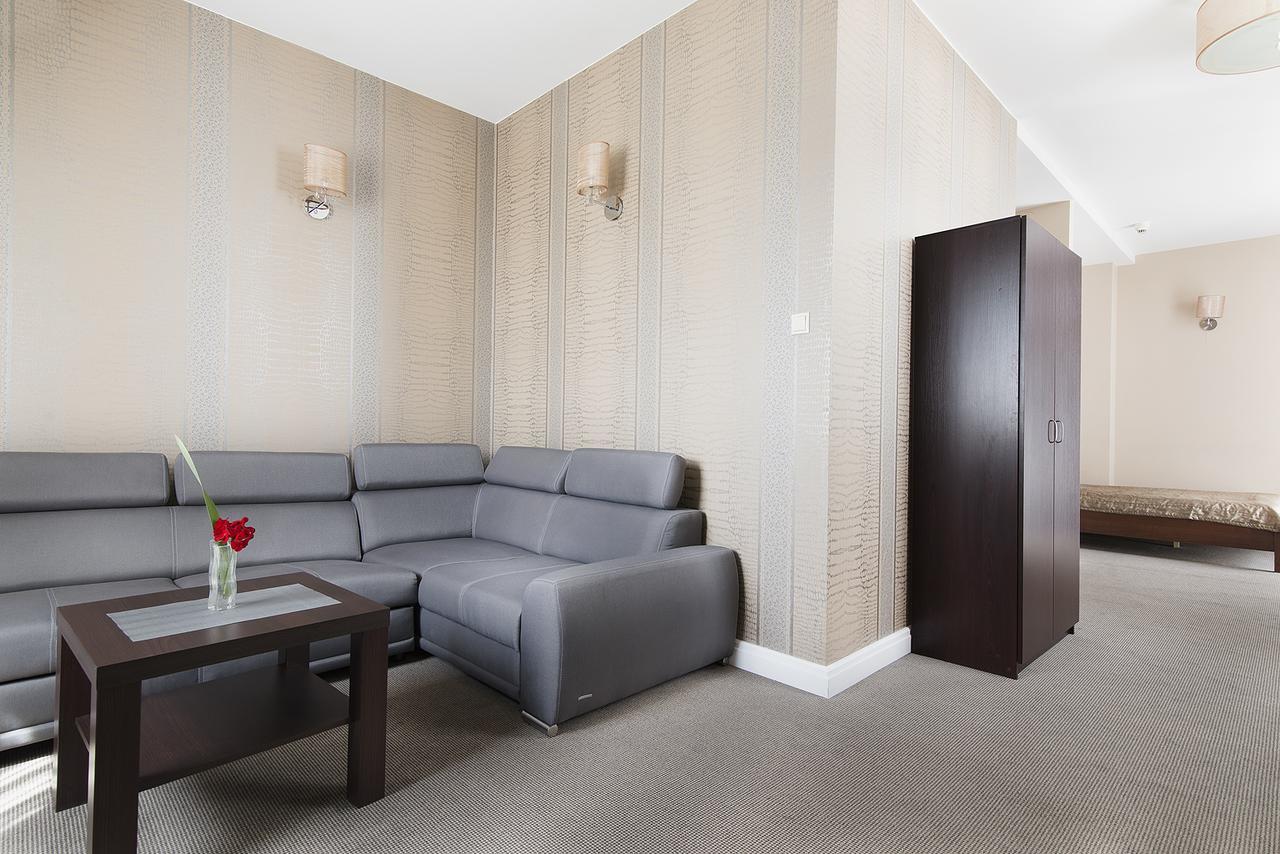 Hotel Pod Kasztanami ลูบลิน ภายนอก รูปภาพ